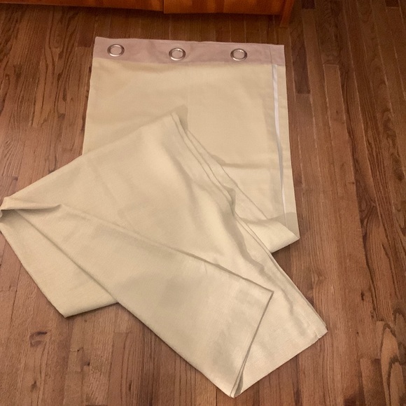 4 panels of linen/cotton/poly blend fully lined excellent condition!